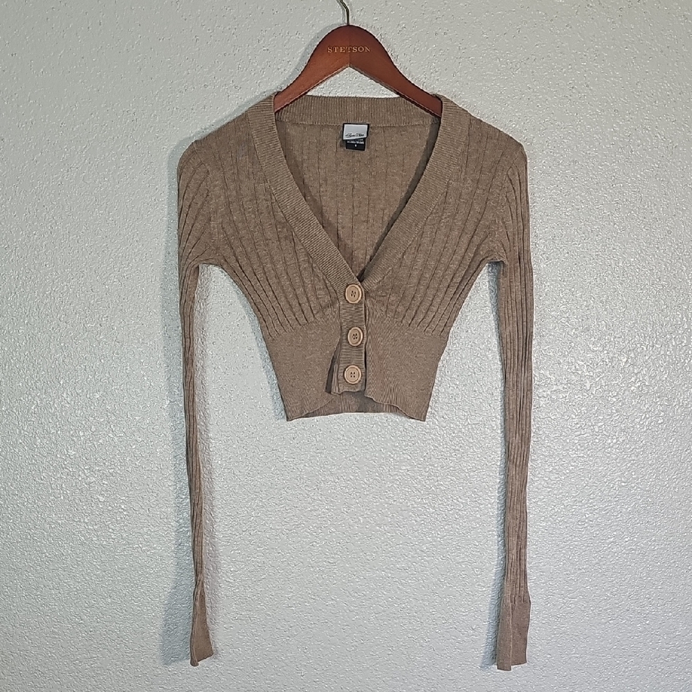 Agaci-Too Cropped Cardigan with Button Detail.